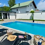 Unavis Villa