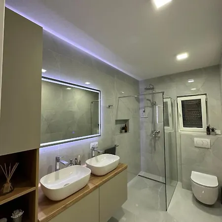 Unavis Villa *