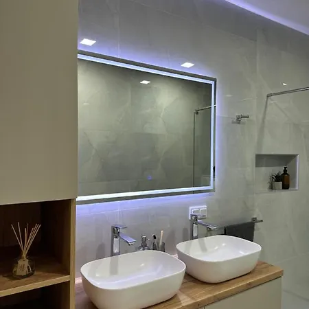 Unavis Villa *