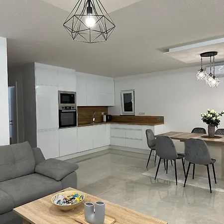 Unavis Villa *