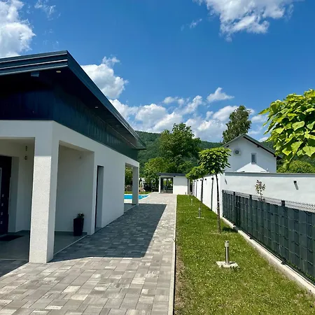 Unavis 빌라 Bihać