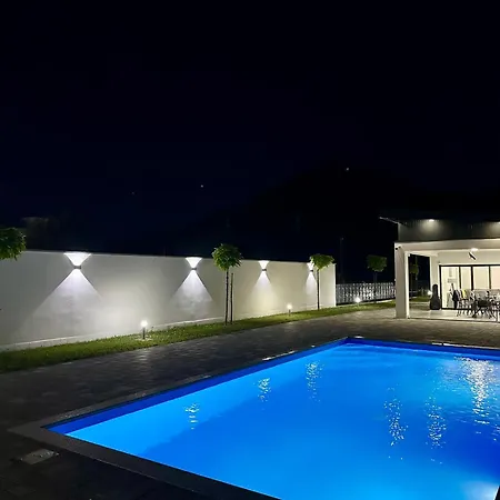 ヴィラ Unavis Bihać